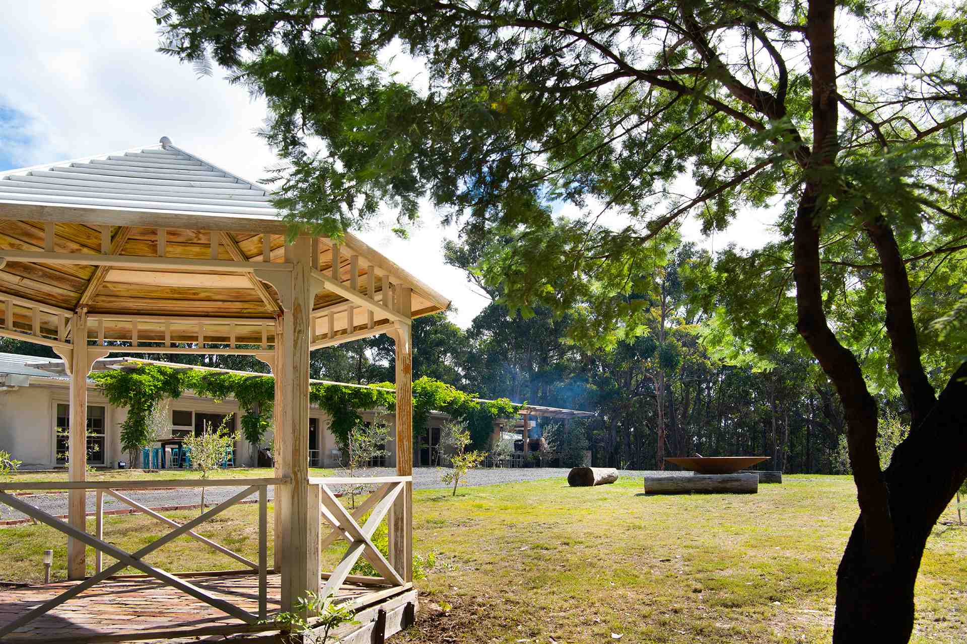 Pergola lawn